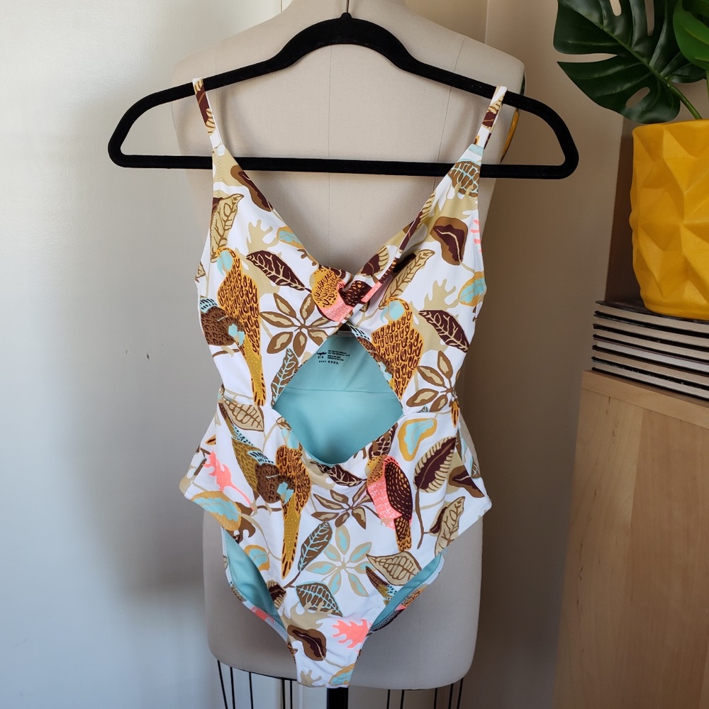 Aerie Tropical Print Swimsuit Size Medium NEW!